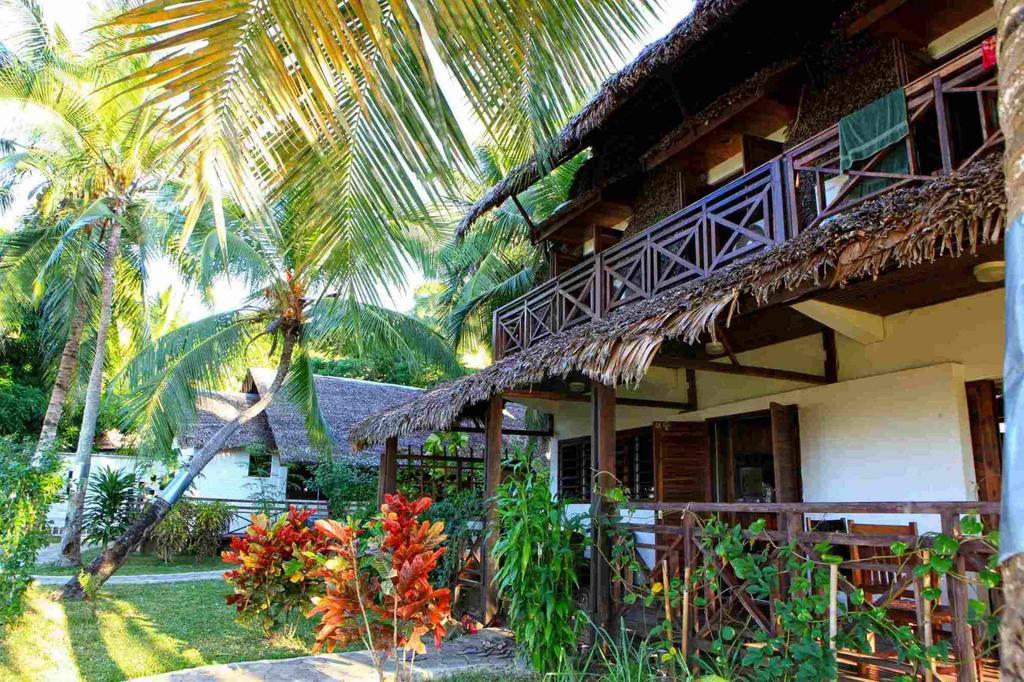 Ylang Hotel Ambondrona  Экстерьер фото