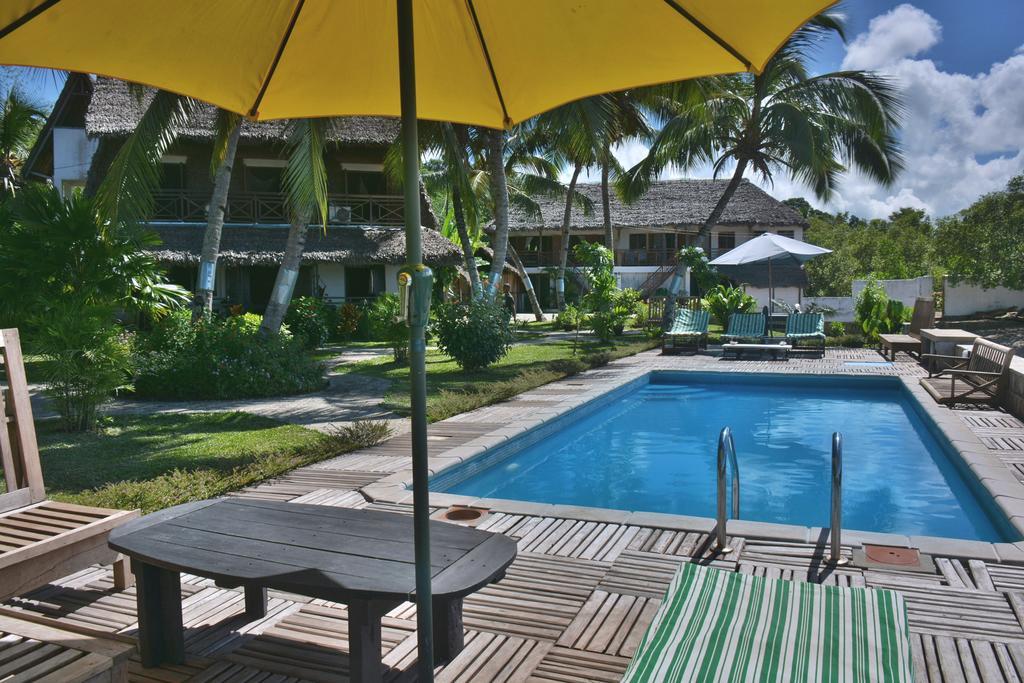 Ylang Hotel Ambondrona  Экстерьер фото